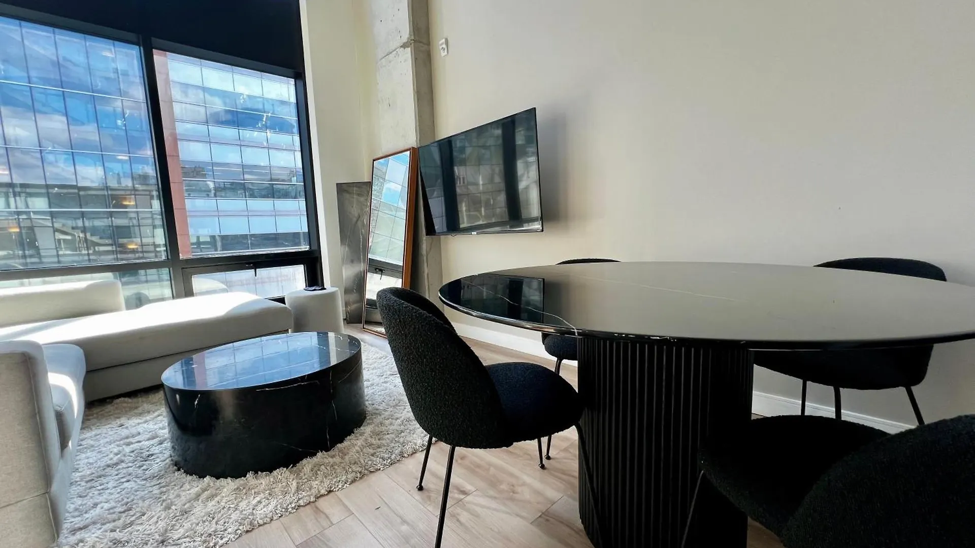 Sky Rocket Downtown Mtl Apartment Montreal Canada