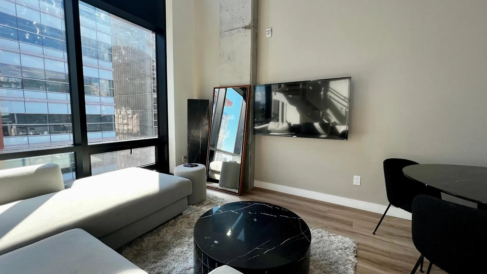 Sky Rocket Downtown Mtl Apartment Montreal