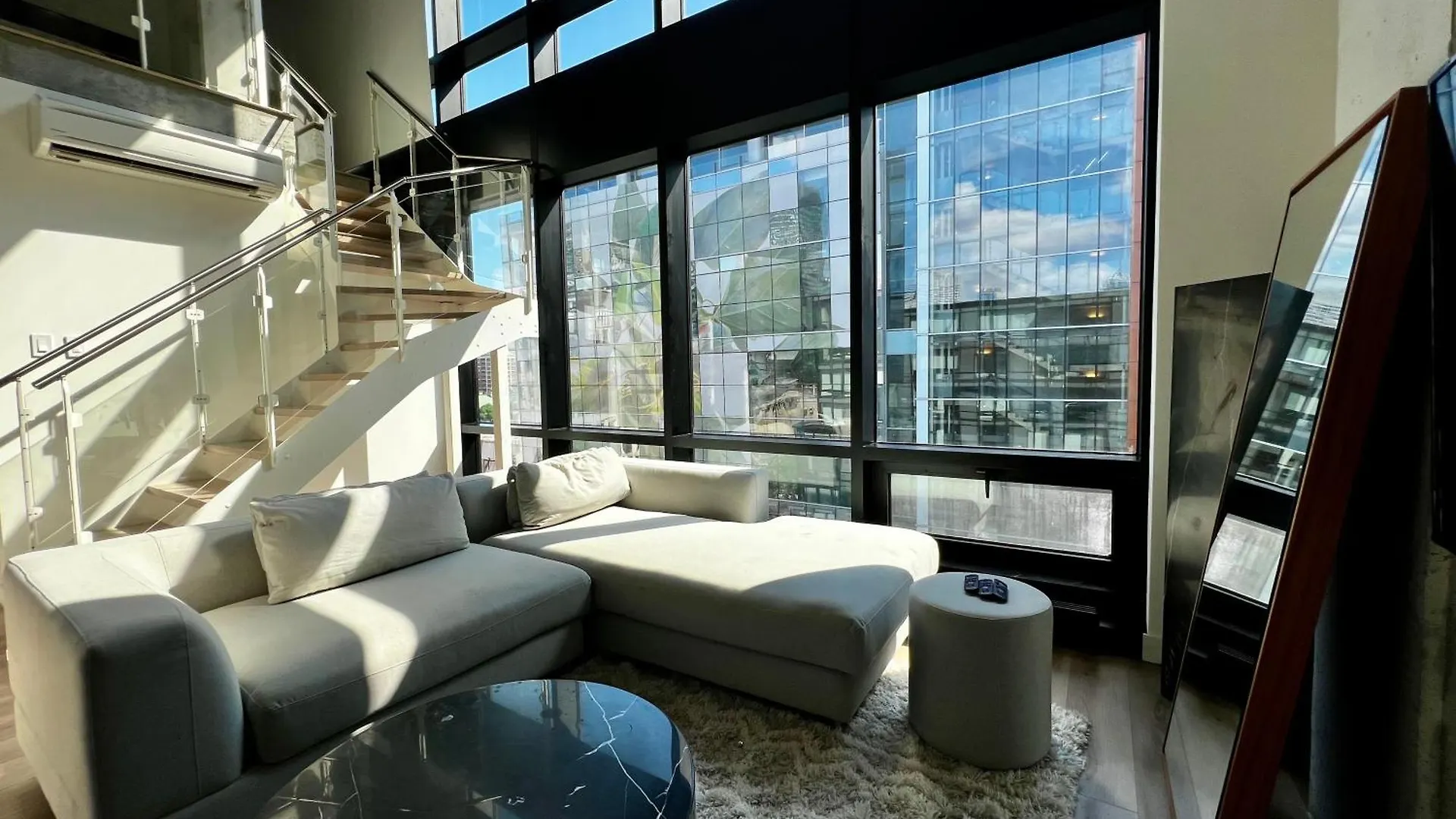 Sky Rocket Downtown Mtl Apartment Montreal